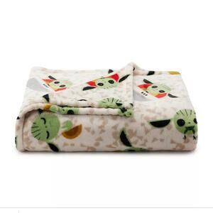 The Mandalorian Baby Yoda Grogu Oversized Throw